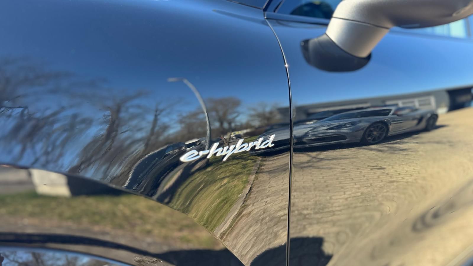 Porsche Cayenne Hybrid Coupe thumbnail 6