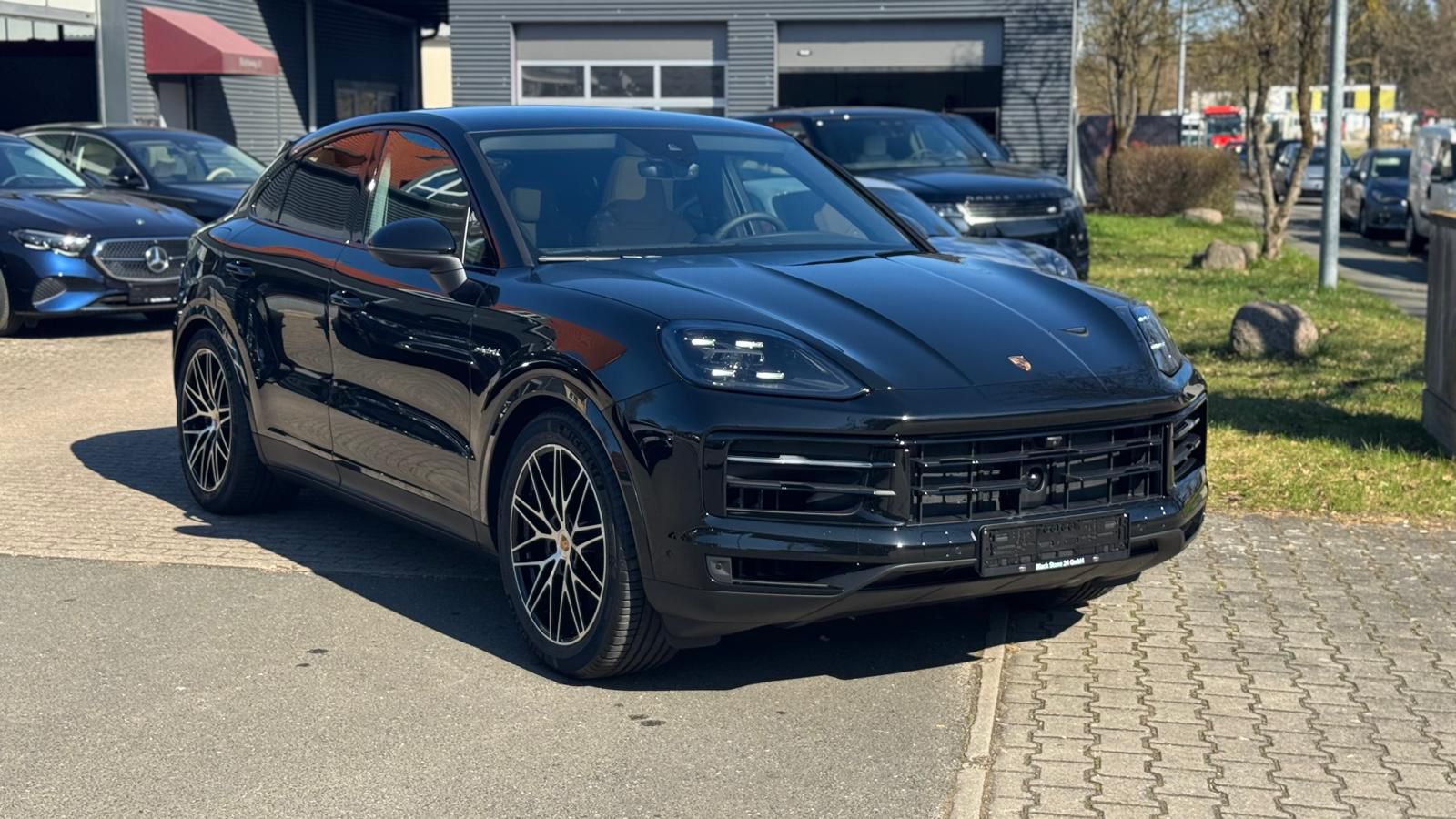 Porsche Cayenne Hybrid Coupe thumbnail 16