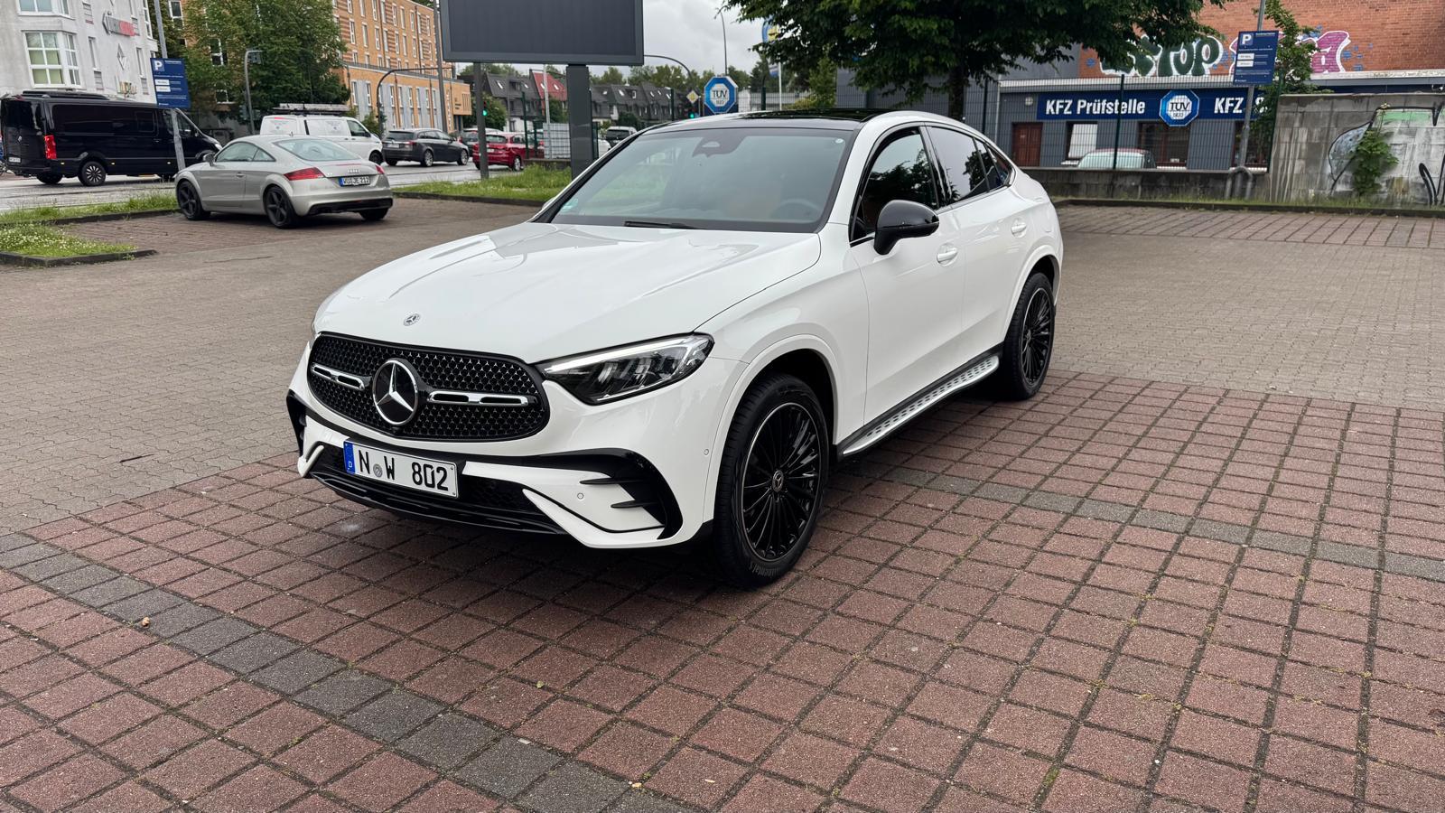 Mercedes Benz GLC 300e 4MATIC Coupe thumbnail 1