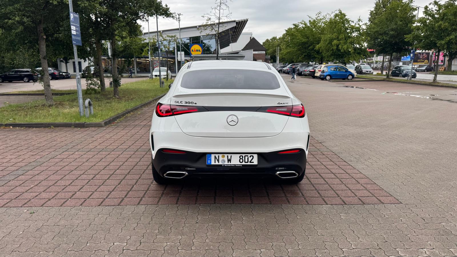 Mercedes Benz GLC 300e 4MATIC Coupe thumbnail 6