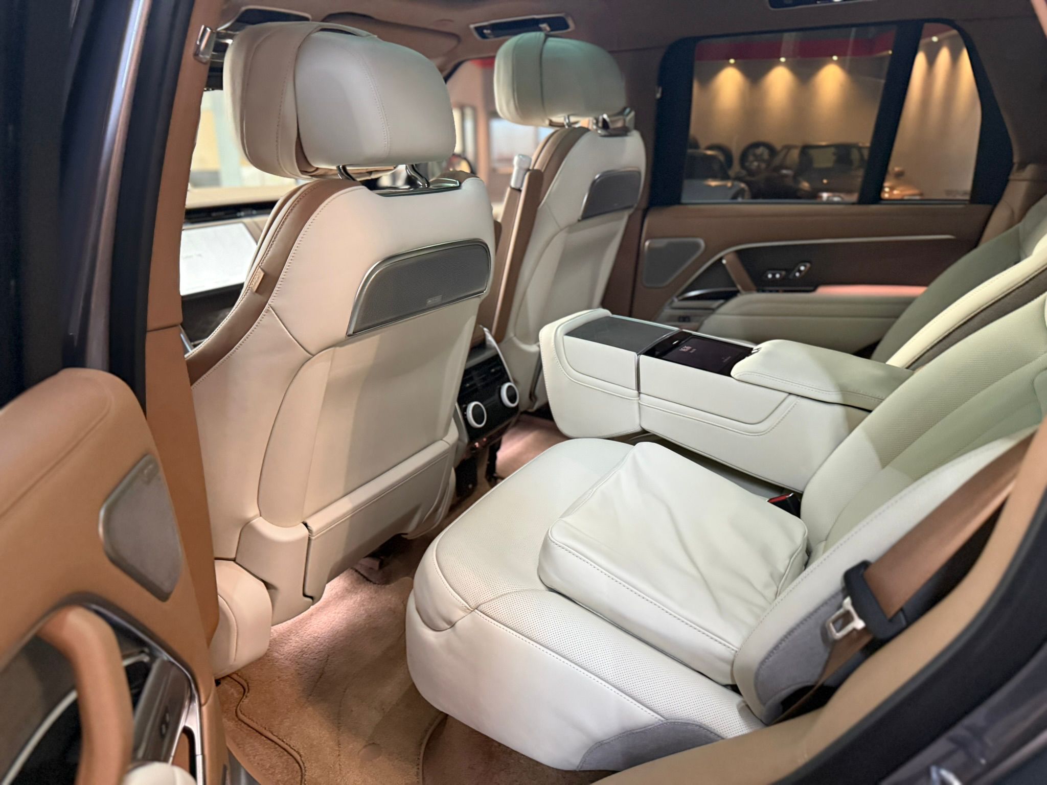 Rang Rover P615 Autobiography thumbnail 3