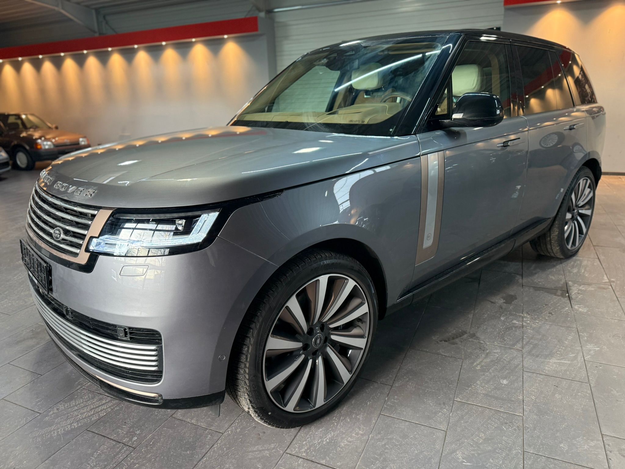 Rang Rover P615 Autobiography thumbnail 1