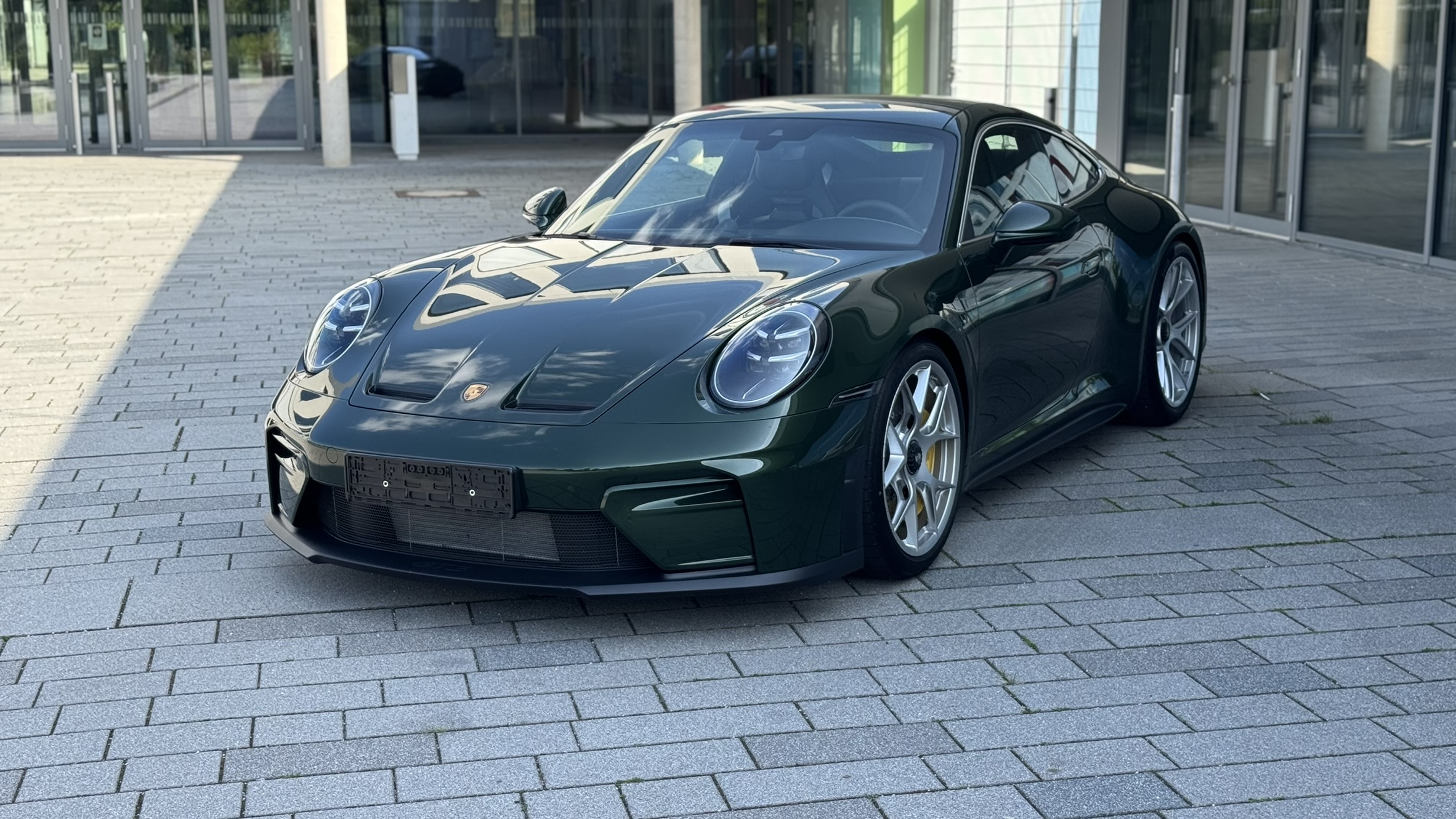 Porsche 911 GT3 Touring thumbnail 2