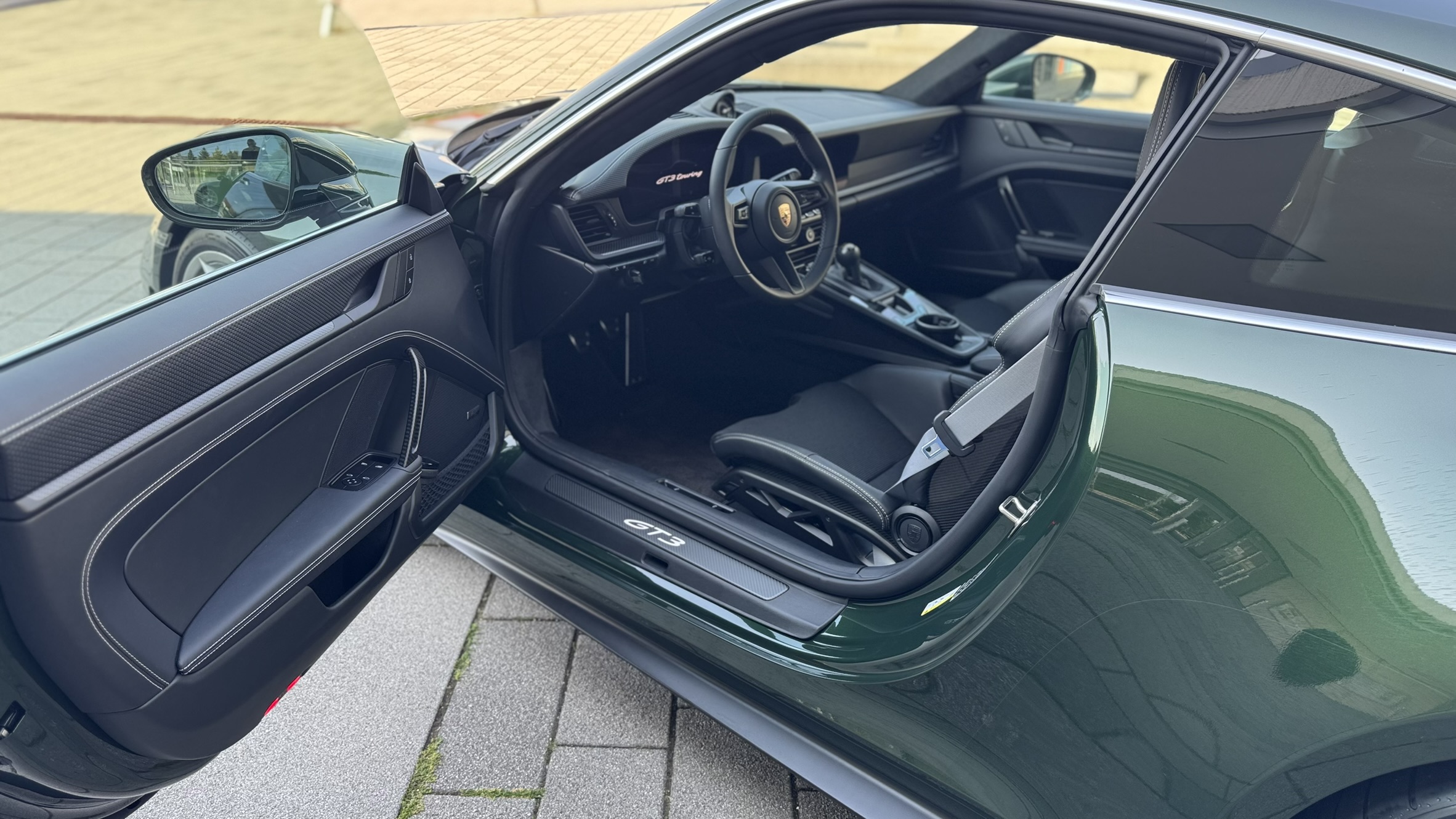 Porsche 911 GT3 Touring thumbnail 9