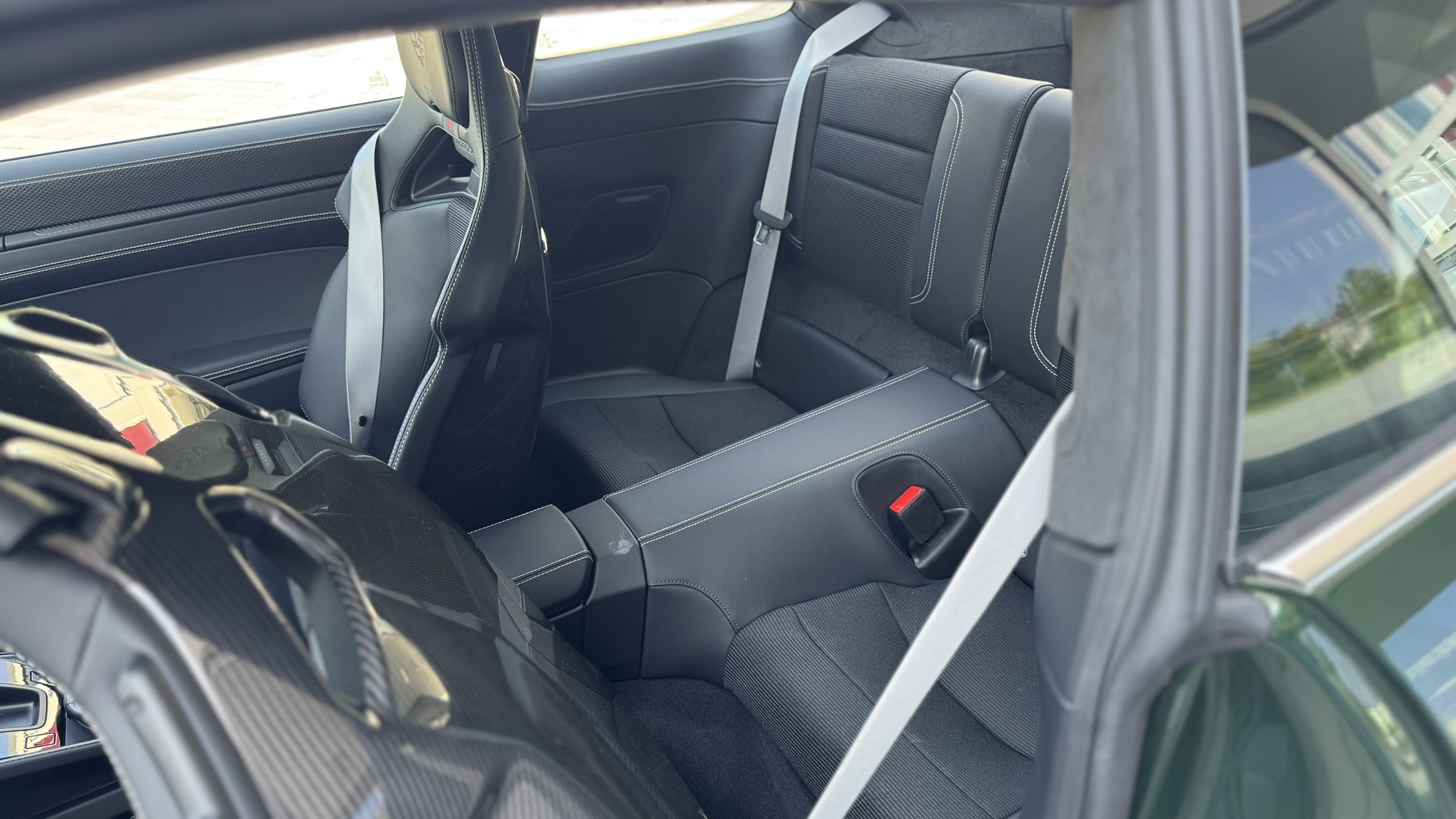 Porsche 911 GT3 Touring thumbnail 10