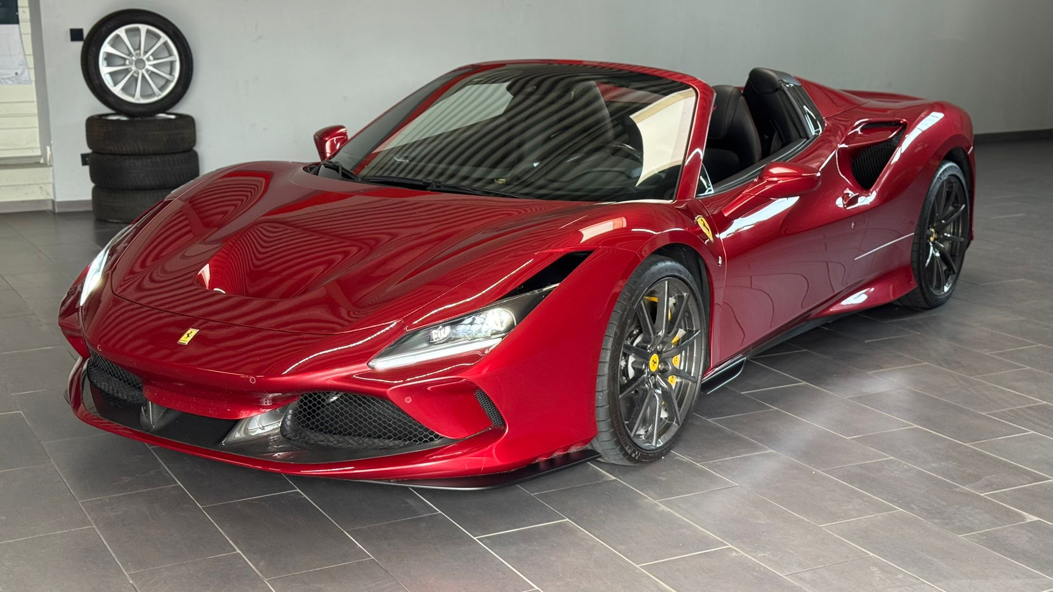 Ferrari F8 Spider thumbnail 3