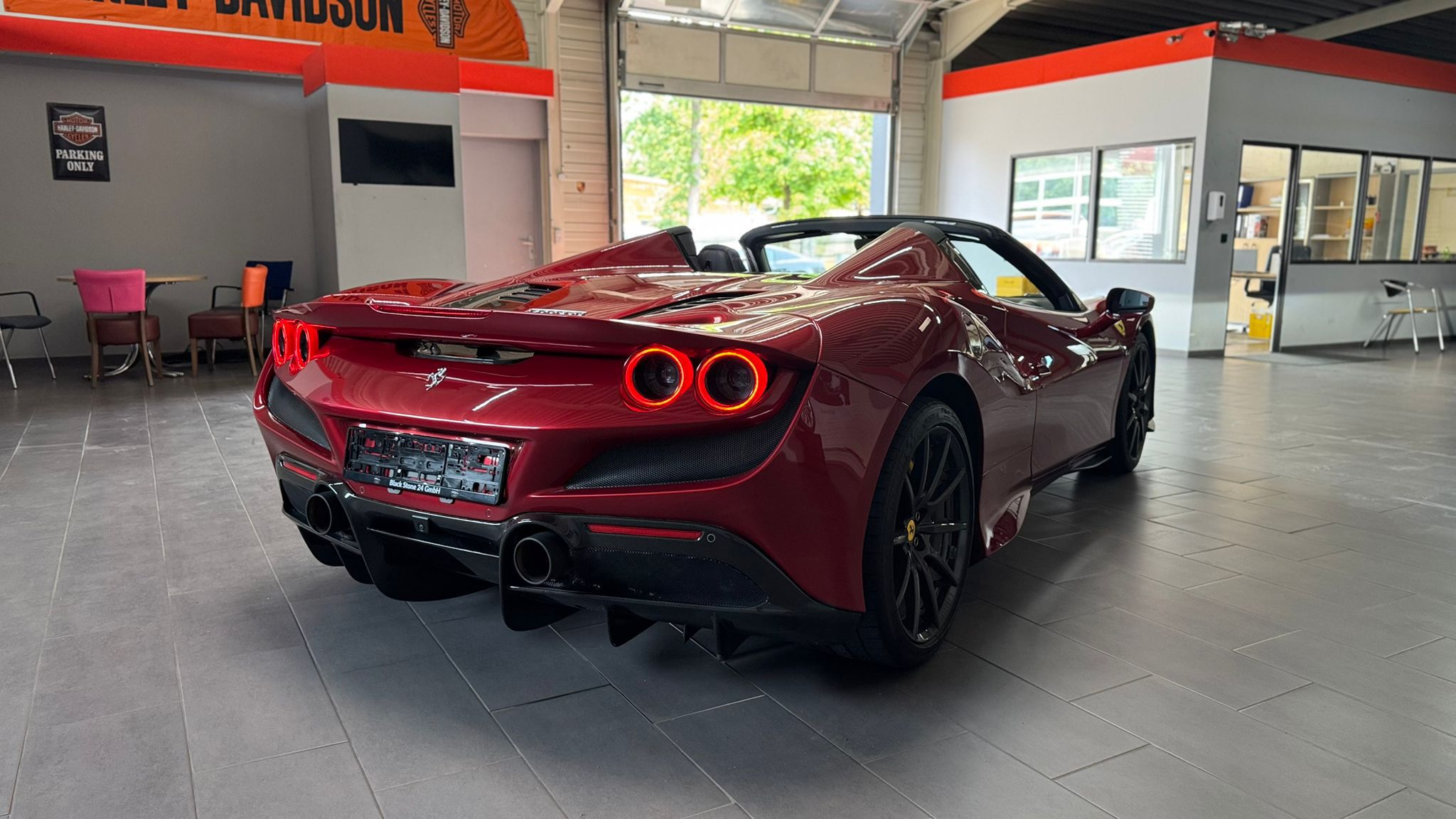 Ferrari F8 Spider thumbnail 5