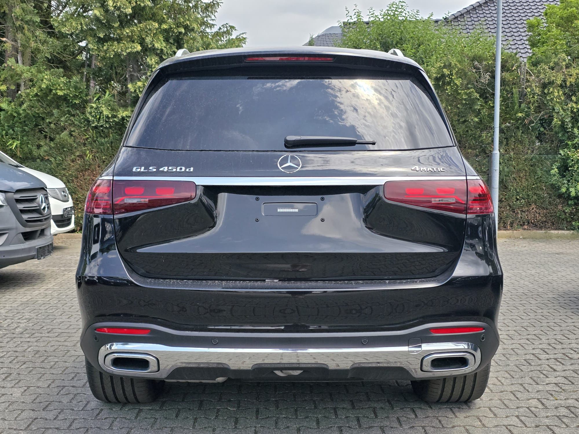 Mercedes Benz GLS 450d thumbnail 12
