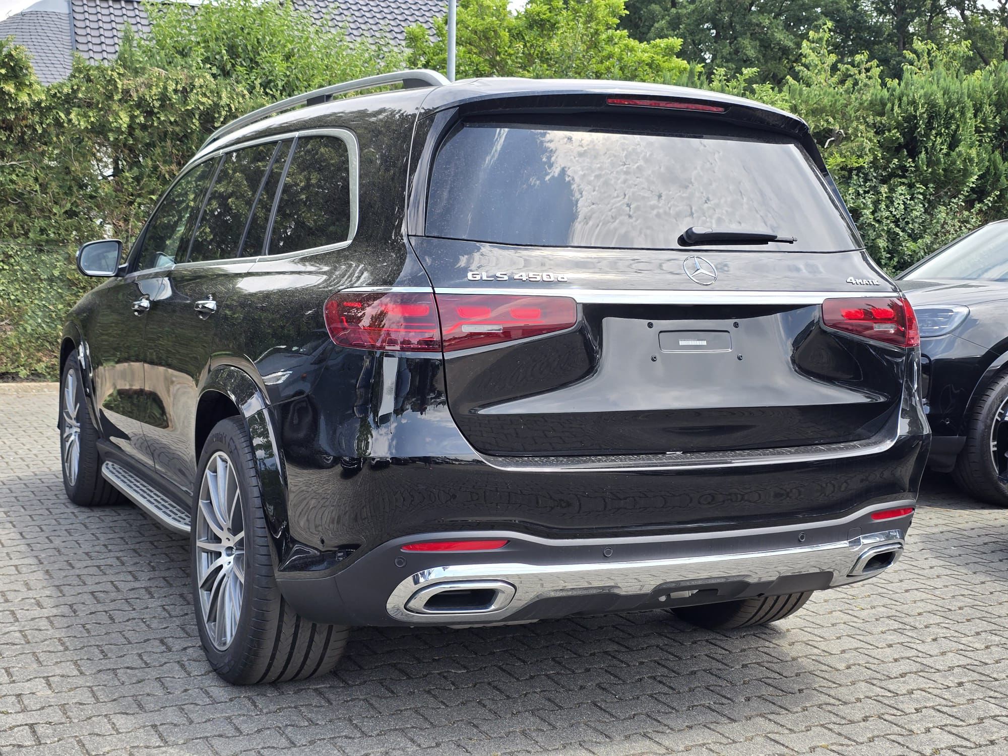 Mercedes Benz GLS 450d thumbnail 13