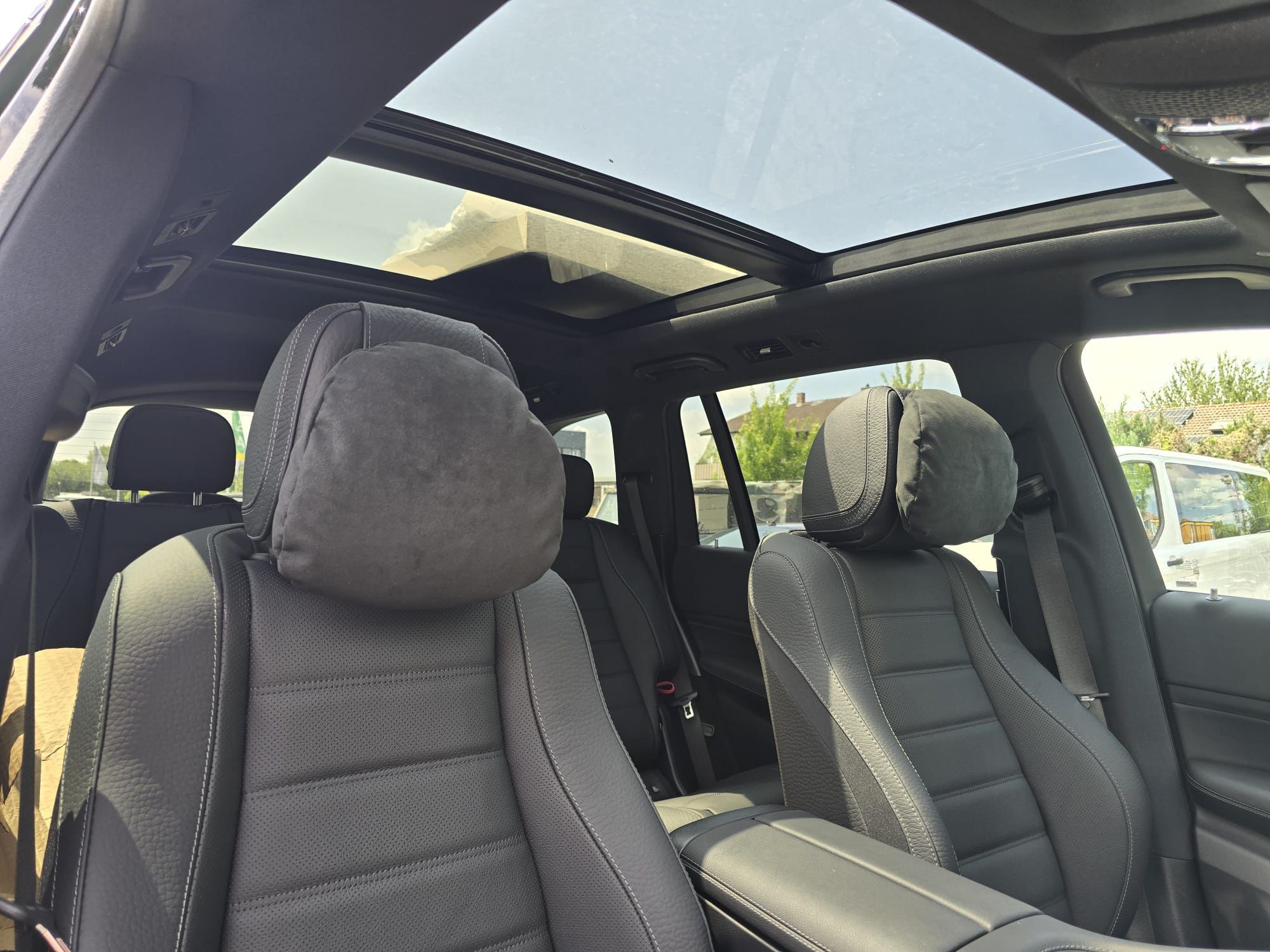 Mercedes Benz GLS 450d thumbnail 6