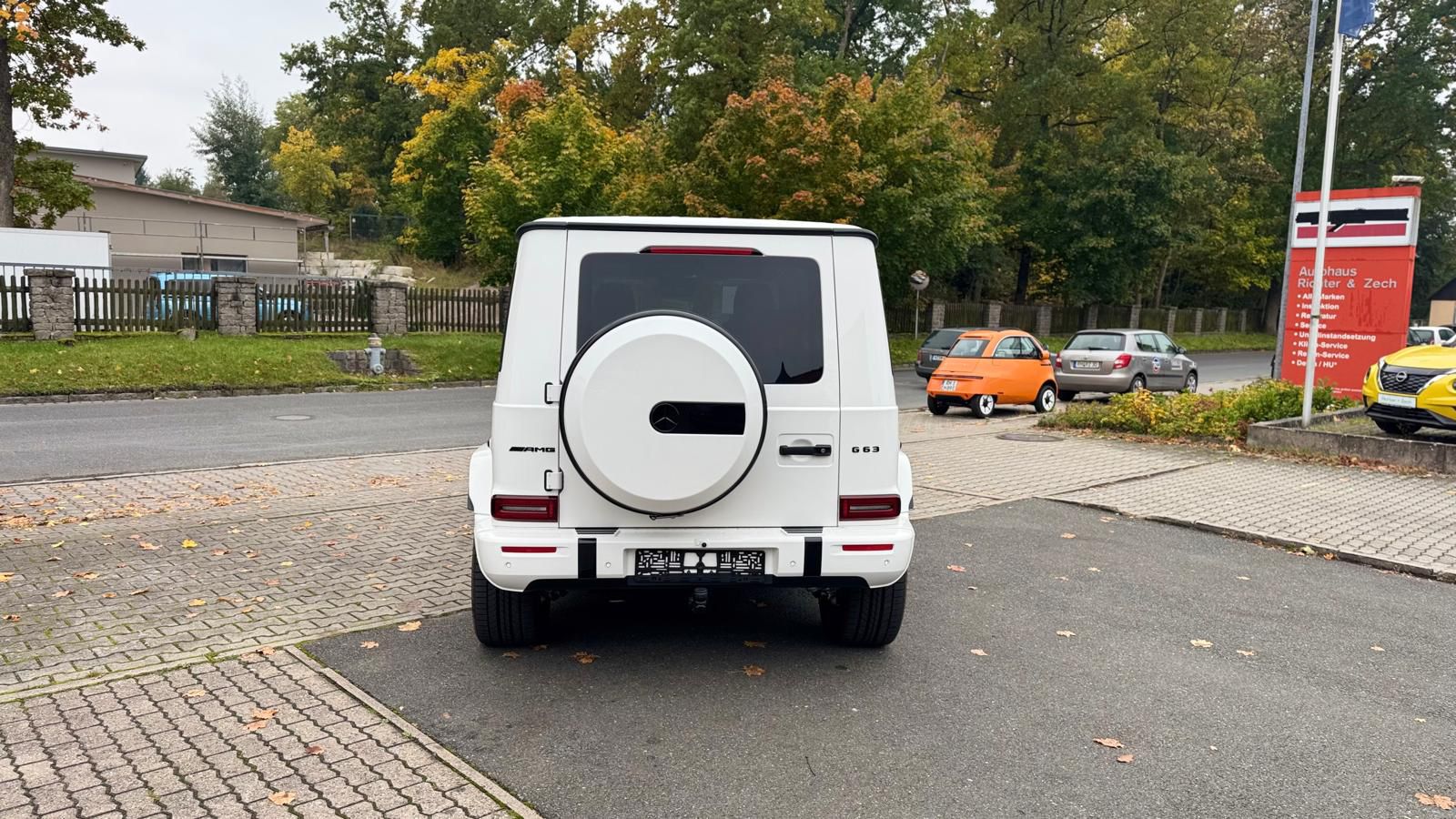 Mercedes Benz G63 AMG thumbnail 5